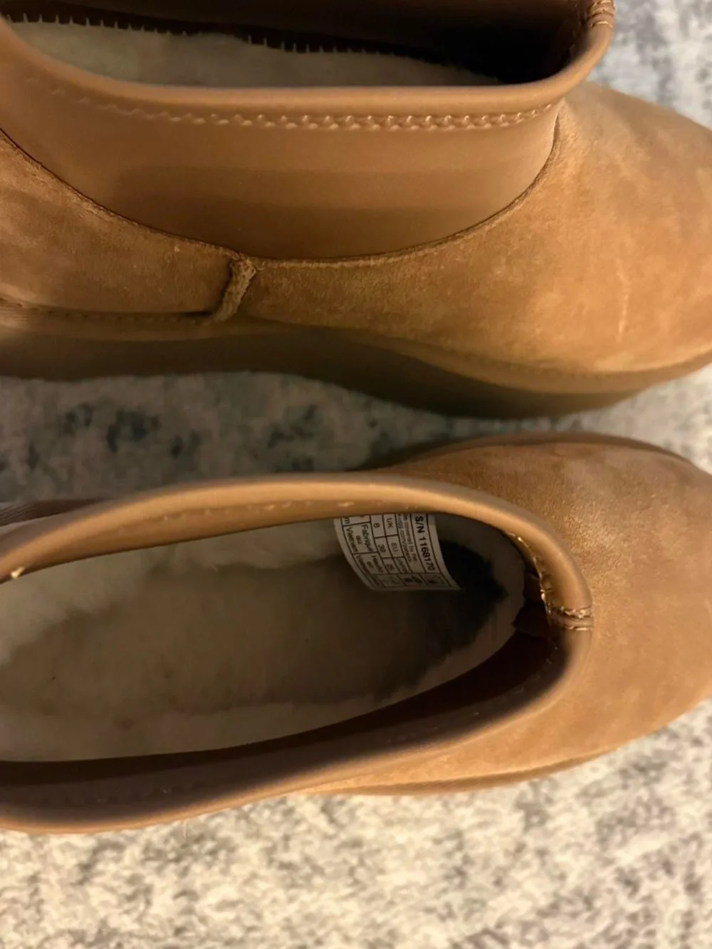 UGG Classic Mini Dipper Platform Women’s Boots 1168170 Size 8 New without Box